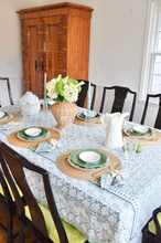 Load image into Gallery viewer, Tulip Trellis Table Linens
